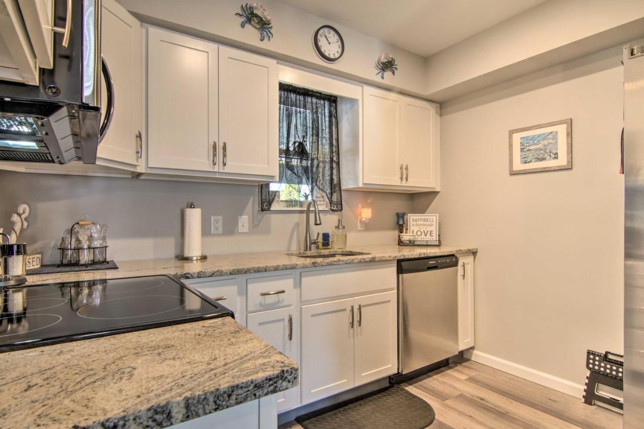 Airy Ocean City Condo On Canal Front With Deck! Extérieur photo