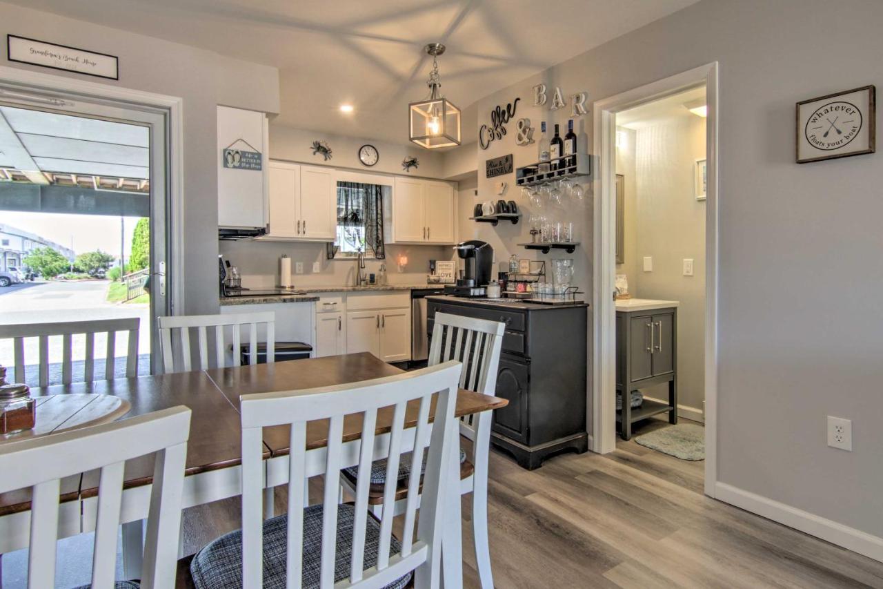 Airy Ocean City Condo On Canal Front With Deck! Extérieur photo