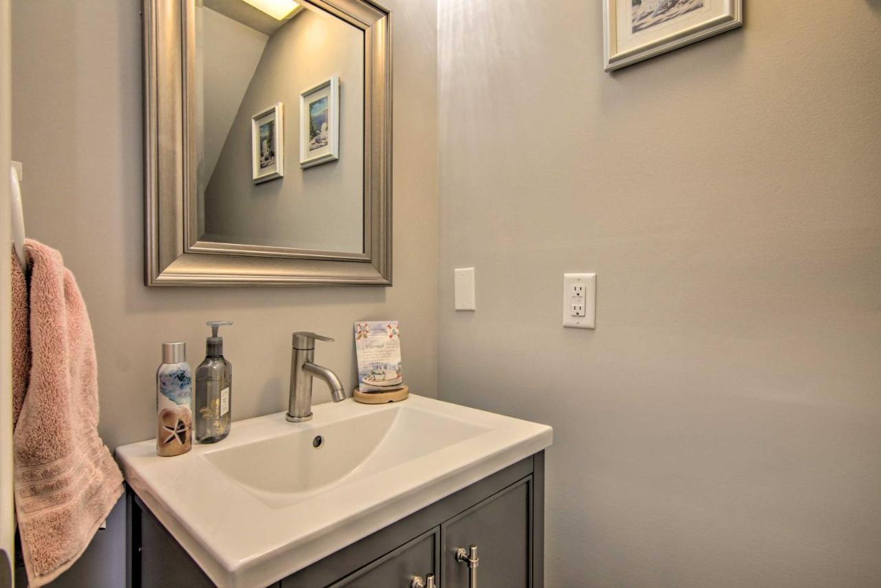 Airy Ocean City Condo On Canal Front With Deck! Extérieur photo